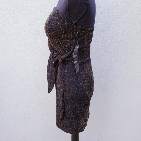 🚫SOLD plato Trixxi Gold strapless v neck Dress - Picture 2 of 8